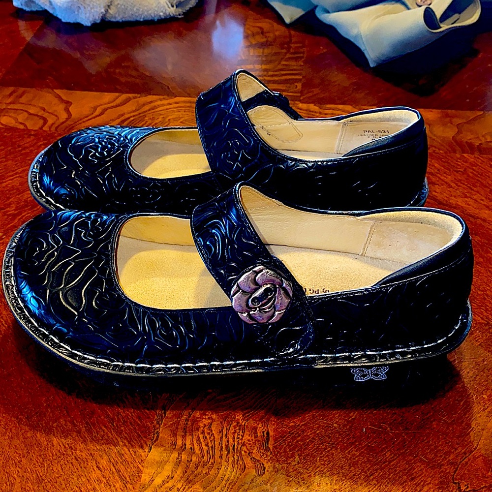 Alegria Paloma Rose Embossed Black Leather Mary Jane PAL-531 SZ 37/ US 7/7.5